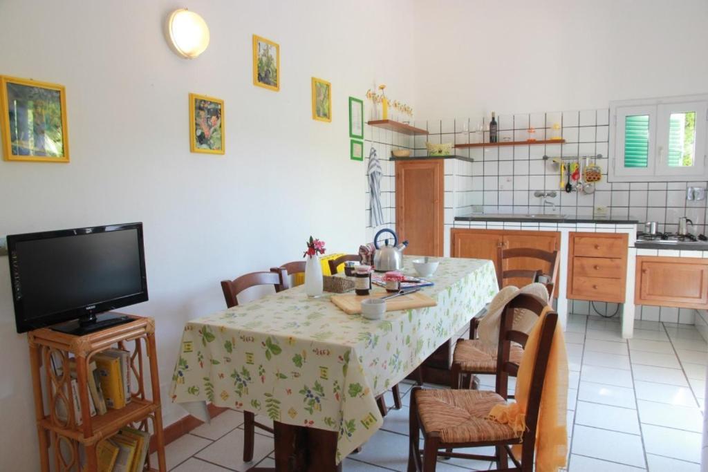 Azienda Agricola Sapereta Porto Azzurro Bagian luar foto