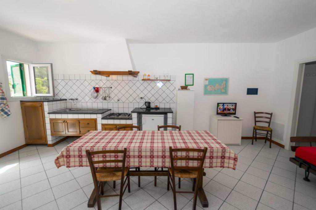 Azienda Agricola Sapereta Porto Azzurro Bagian luar foto
