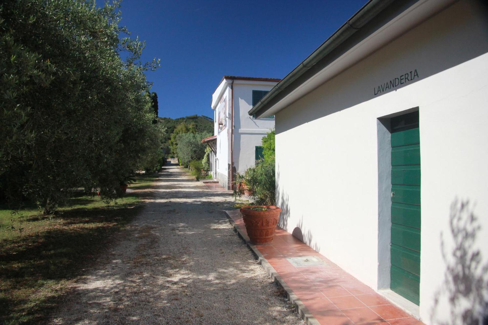 Azienda Agricola Sapereta Porto Azzurro Bagian luar foto